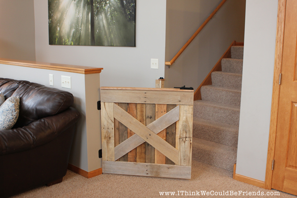 Build this Palette Wood Baby & Pet Gate in 3 hours (plans included!)
