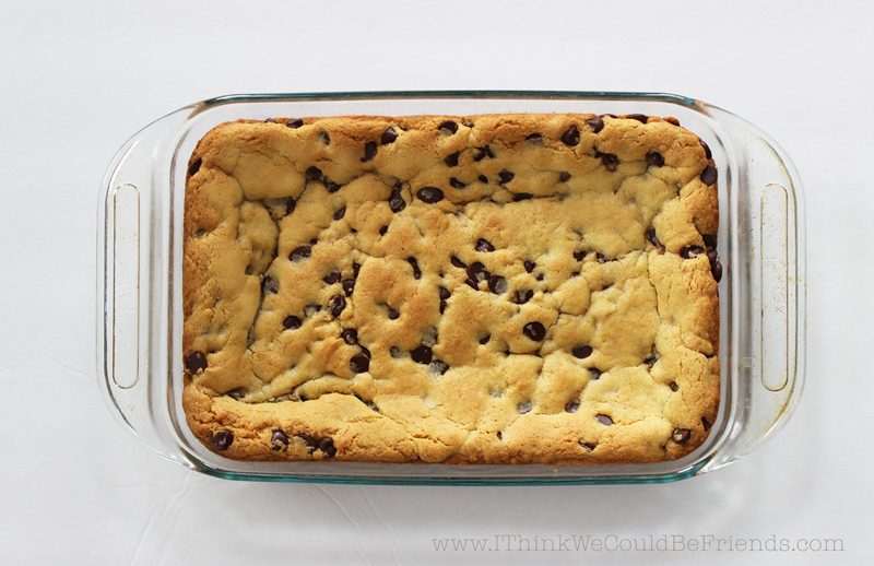Lazy Chocolate Chip Cookie Bars (SO easy!) Lazy Chocolate Chip Cookie Bars (SO easy!)