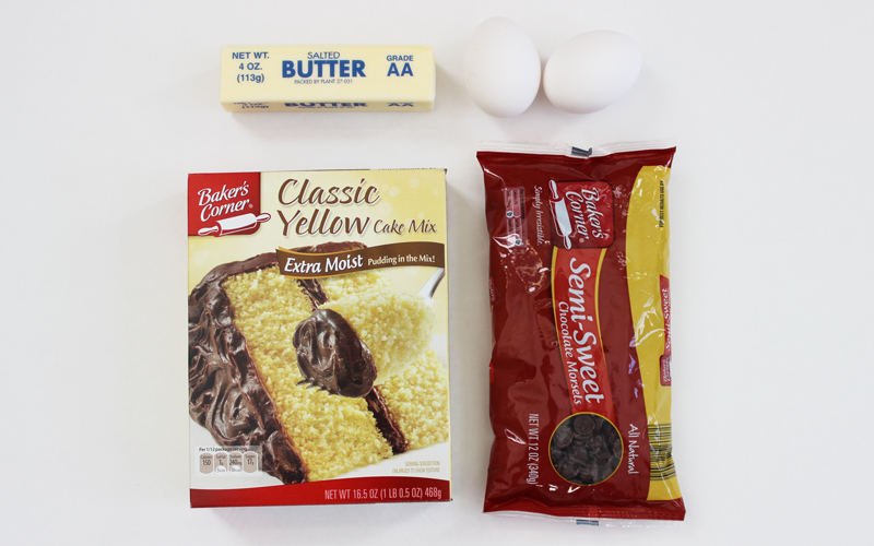 Only 4 ingredients and no measuring! Quick and easy dessert recipe! #chocolate #chip #cookie #bars #dessert #easy #quick #mix #cakemix #fast #simple