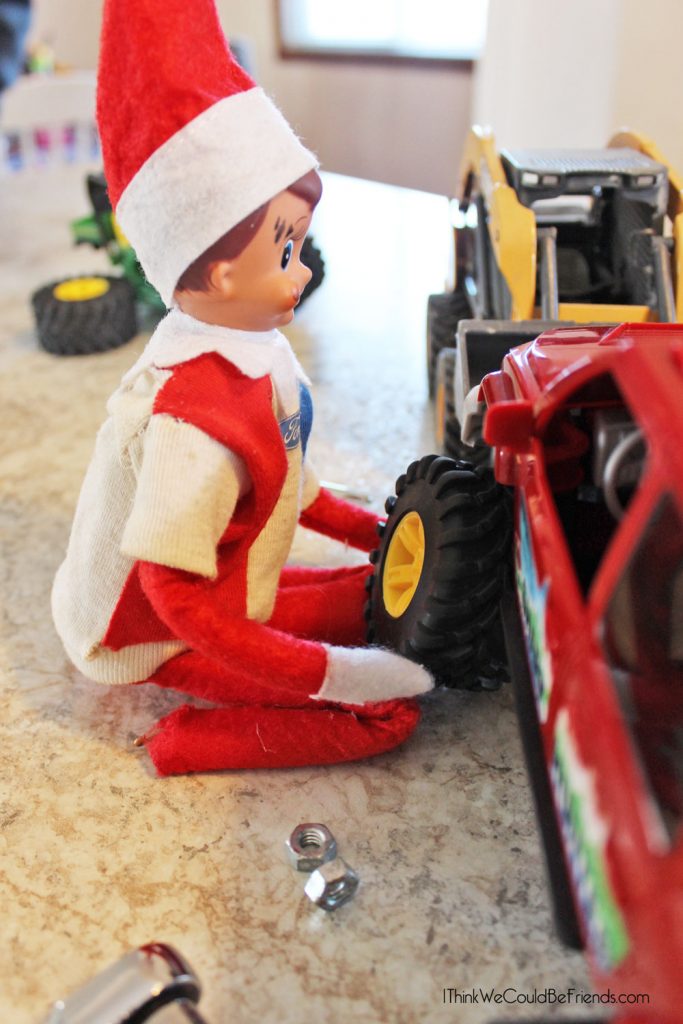 New! 5 Funny Redneck Elf on the Shelf Ideas! These are awesome! #ElfontheShelf #Funny #DIY #Ideas #Easy #Quick #Redneck #Boys