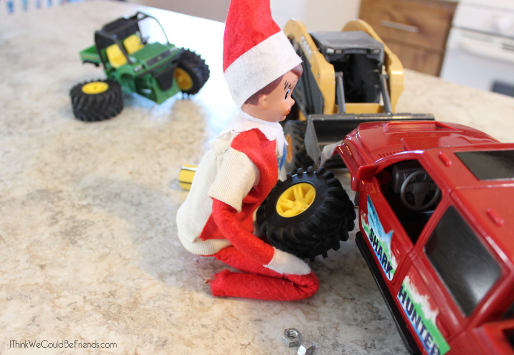 New! 5 Funny Redneck Elf on the Shelf Ideas! These are awesome! #ElfontheShelf #Funny #DIY #Easy #Quick #Redneck #Boys